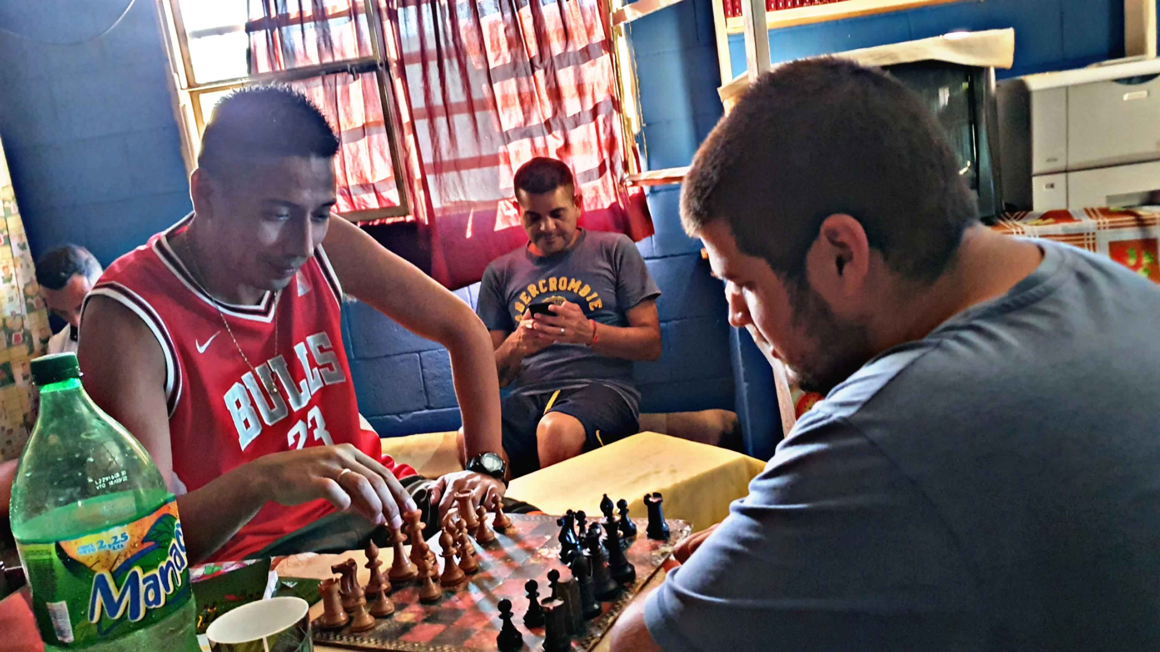 Jugando